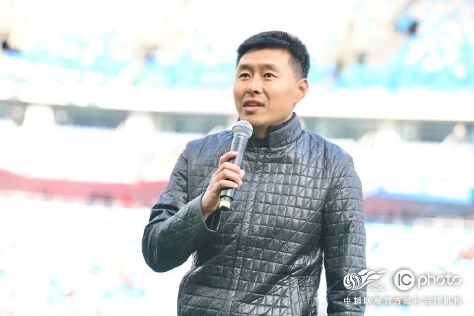 感謝姜寧和劉震理為中國(guó)足球、青島足球、青島海牛做出的貢獻(xiàn)